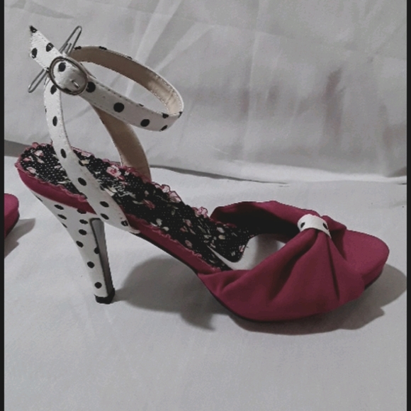 Bettie Page hot pink dot fabric ankle wrap sandal - Picture 2 of 5